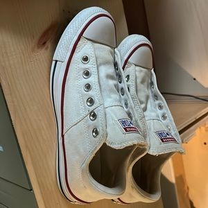 Converse women’s size 8